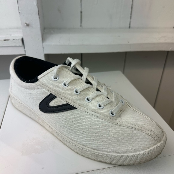Tretorn Nylite Icon Sneaker - Women's Size 9 Black and White Tennis Shoes - Picture 4 of 13